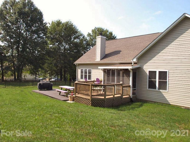3694 Creek Ridge Dr, Denver, NC 28037