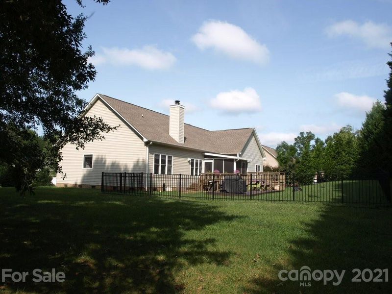 3694 Creek Ridge Dr, Denver, NC 28037