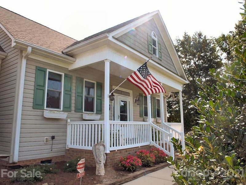 3694 Creek Ridge Dr, Denver, NC 28037