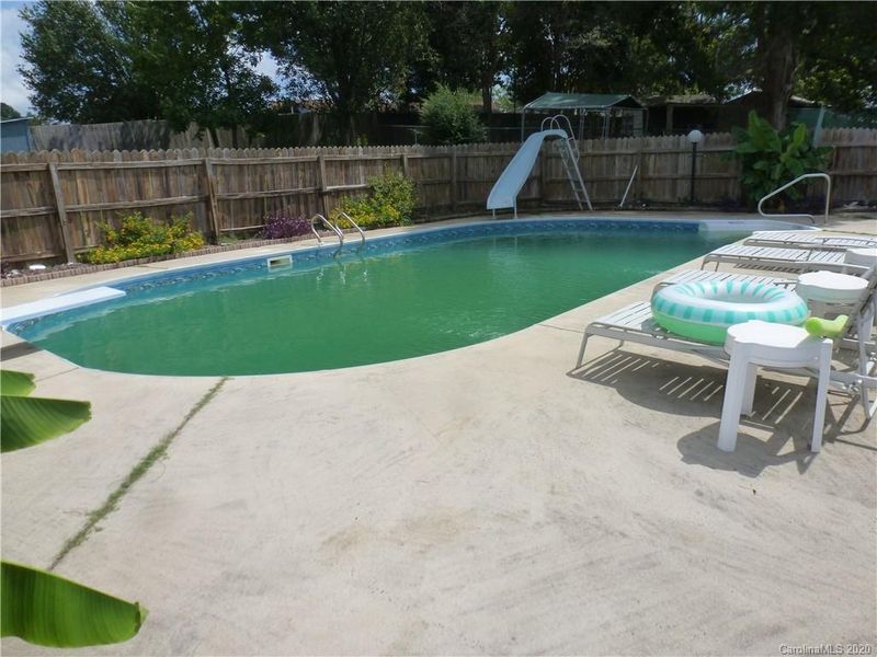 1061 Greenbriar Dr, Lancaster, SC 29720