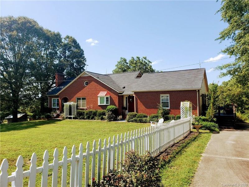 7936 Flay Rd, Lawndale, NC 28090