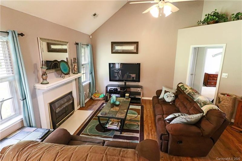 307 Tamarack Dr #96, Matthews, NC 28104