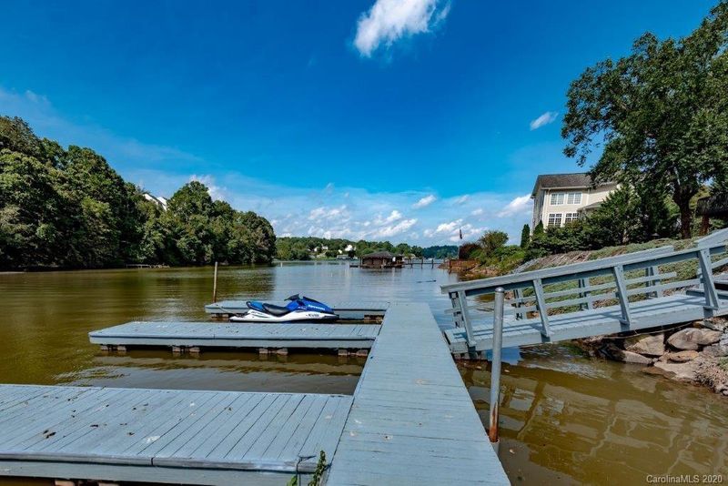 2200 6th St NW #2, Hickory, NC 28601