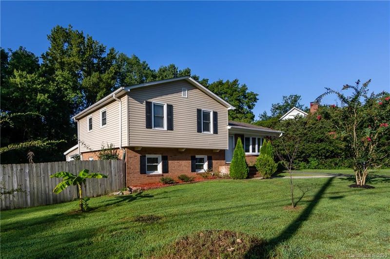 6012 Amity Pl, Charlotte, NC 28212