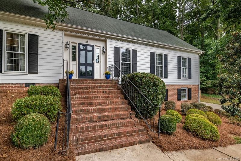 2431 Brantford Dr, Charlotte, NC 28210