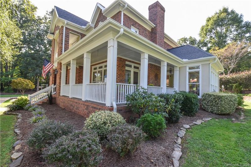 6353 Fox Chase Dr, Davidson, NC 28036