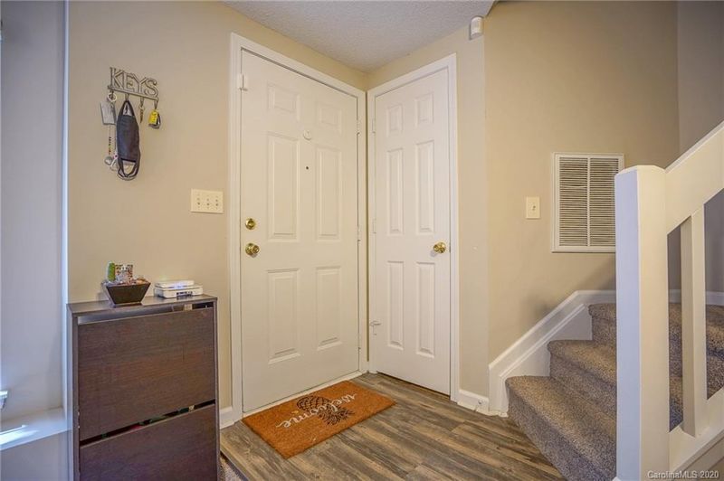 719 Mountainwater Dr, Charlotte, NC 28262