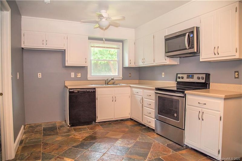 9109 Darius Ct, Charlotte, NC 28227