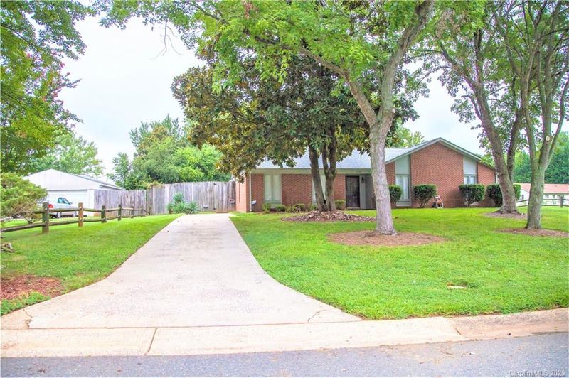 9109 Darius Ct, Charlotte, NC 28227