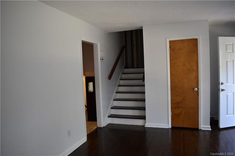 6828 Elm Forest Dr, Charlotte, NC 28212