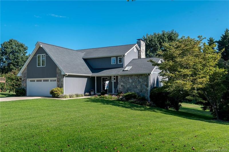 4870 Glen Hollow Ln NE, Hickory, NC 28601