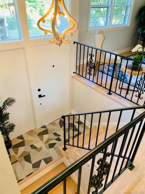 1725 28th St NE, Hickory, NC 28601