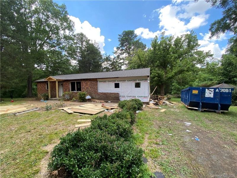 1223 Breezewood Dr, Charlotte, NC 28262
