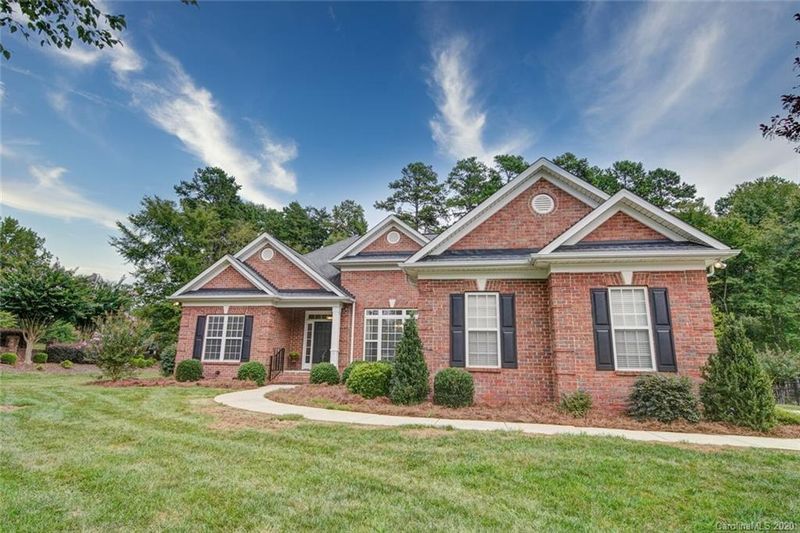 5038 Hidden View Dr, Mint Hill, NC 28227