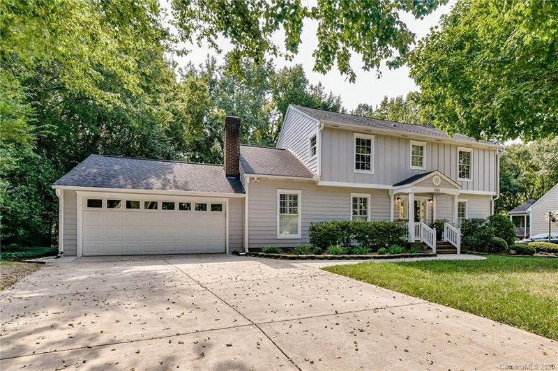 2133 Lynbridge Dr, Charlotte, NC 28270