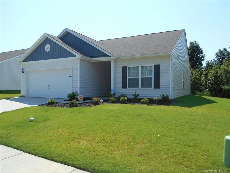 7031 Amberly Hills Rd, Charlotte, NC 28215