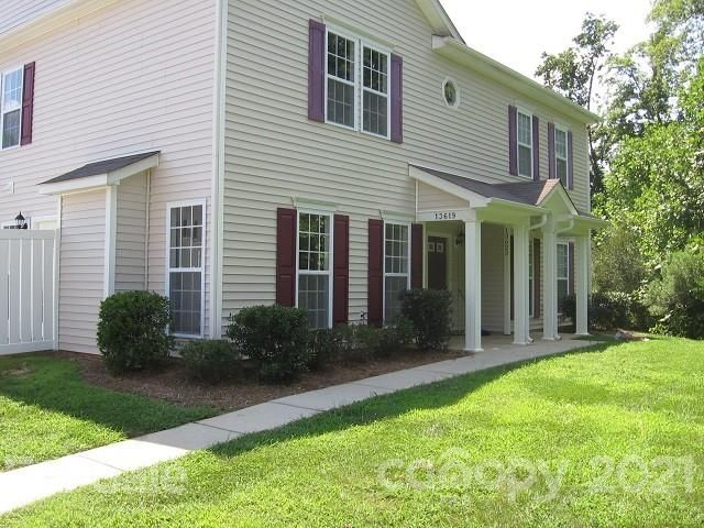 13619 Pinyon Pine Ln, Charlotte, NC 28215