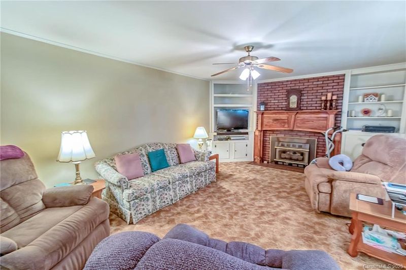 367 Potter Rd, Lancaster, SC 29720