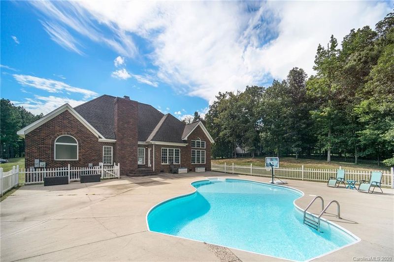 8811 Erbach Ln, Mount Pleasant, NC 28124