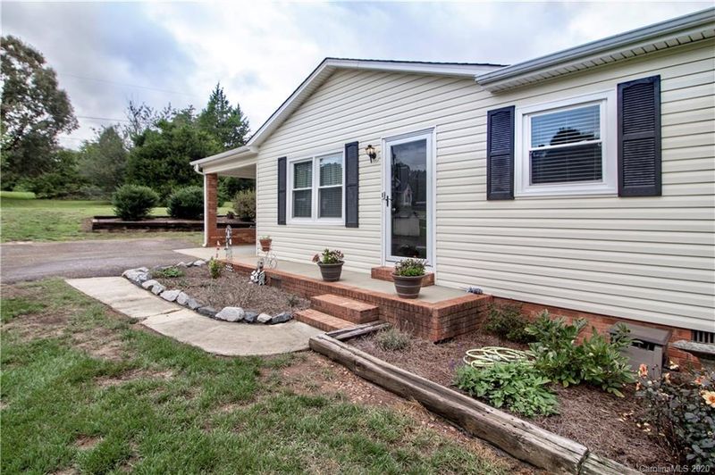 154 Idlebrook Rd, Statesville, NC 28677