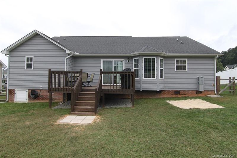 2005 Longhorn Dr, Dallas, NC 28034