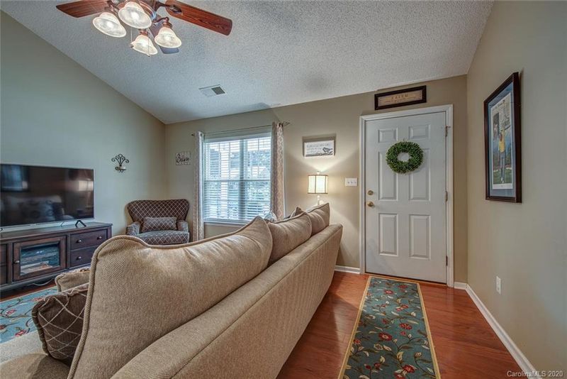 3518 Autumn Dr, Gastonia, NC 28056