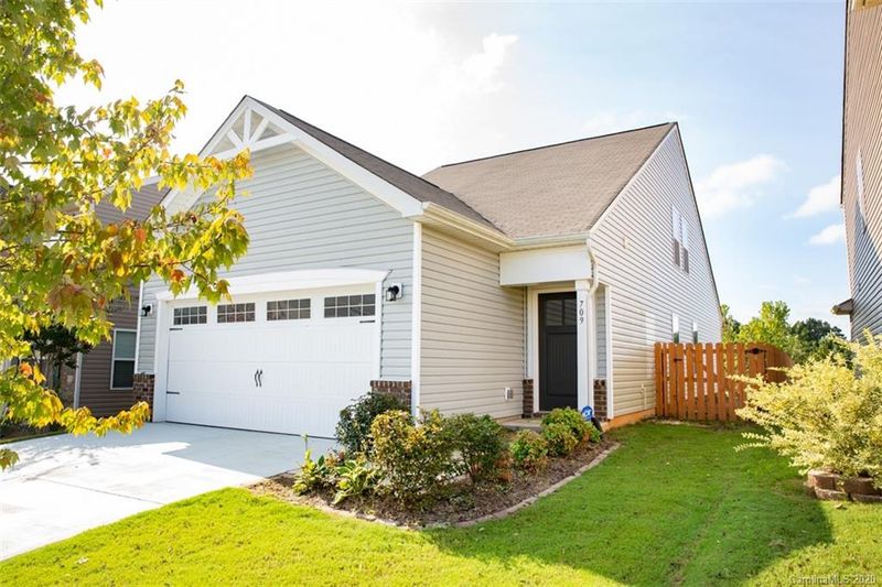 709 Spencer Ln, Kannapolis, NC 28081