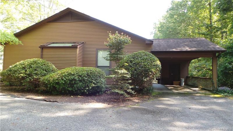 421 19th Ave NE #1, Hickory, NC 28601