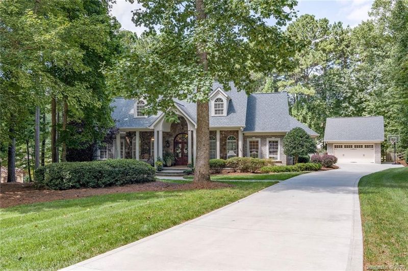 2306 Bluestone Ct, Sherrills Ford, NC 28673