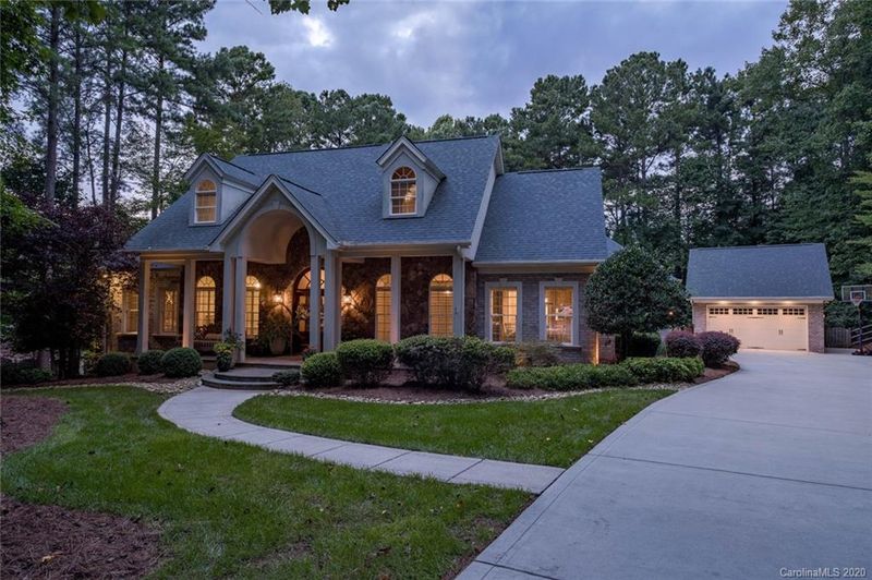 2306 Bluestone Ct, Sherrills Ford, NC 28673