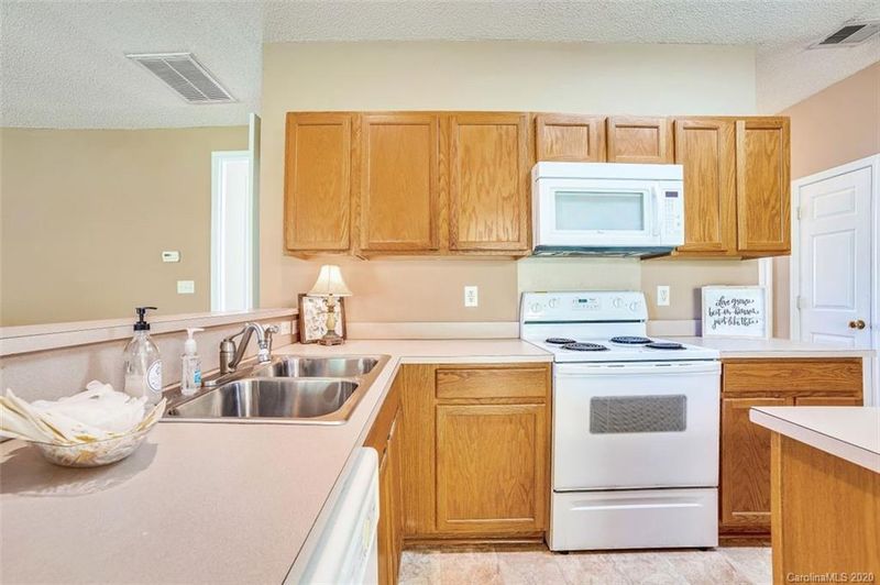 191 Devon Forest Dr #50, Mooresville, NC 28115