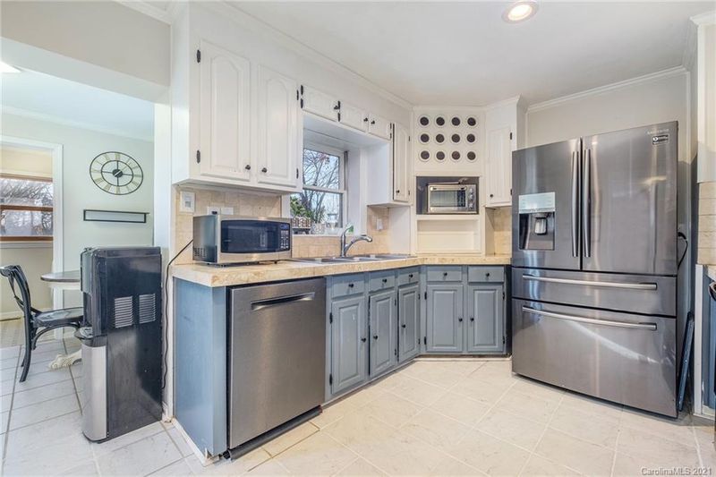5601 Hucks Rd, Charlotte, NC 28269