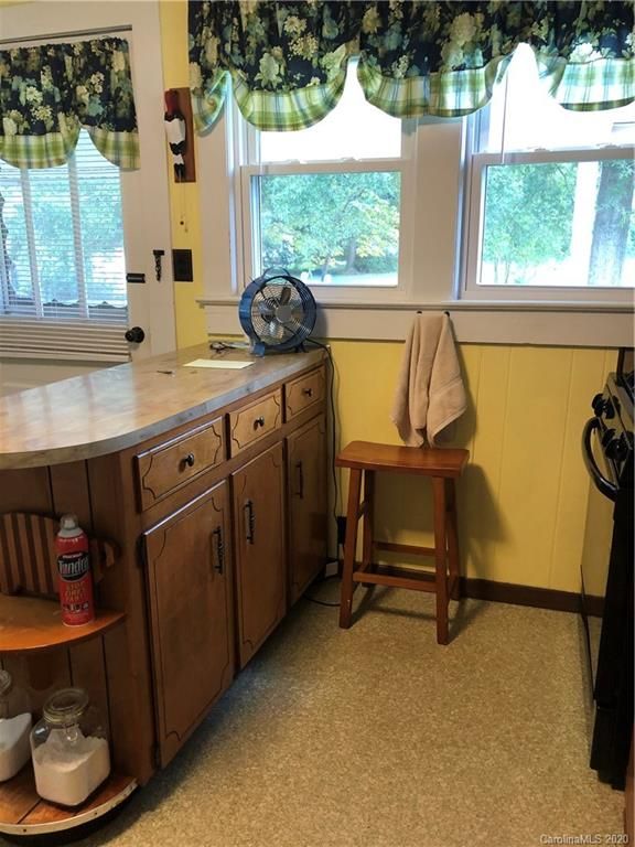 428 E 19th St, Newton, NC 28658