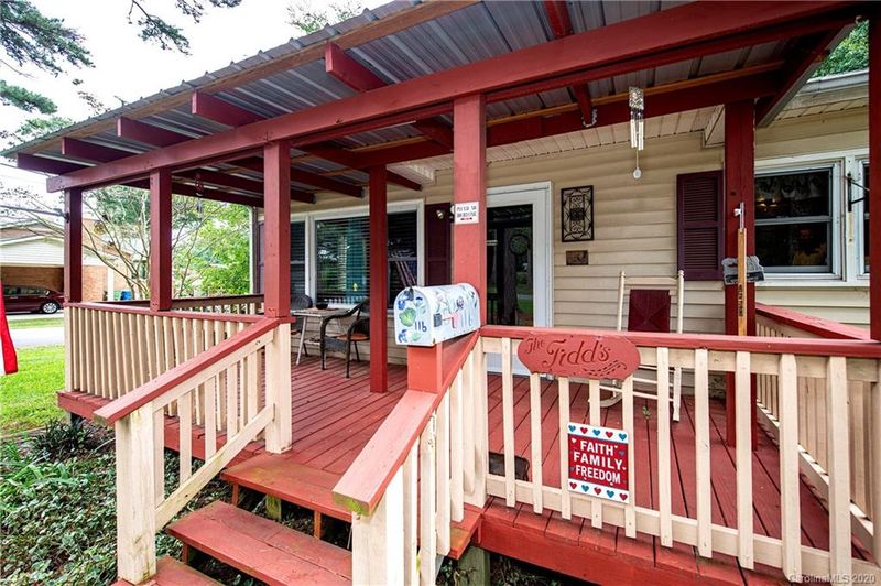 116 E Catawba Dr, Mount Holly, NC 28120