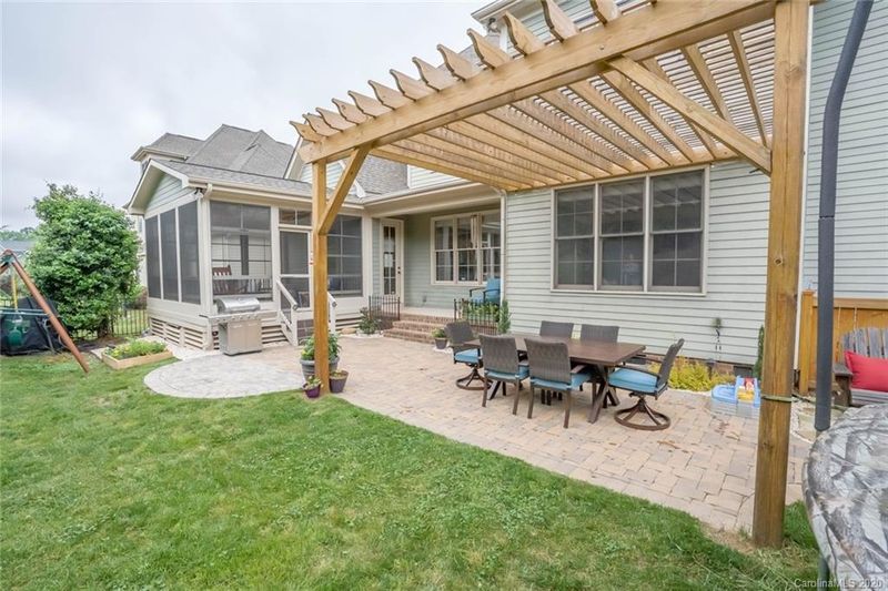 11932 Bradford Park Dr, Davidson, NC 28036