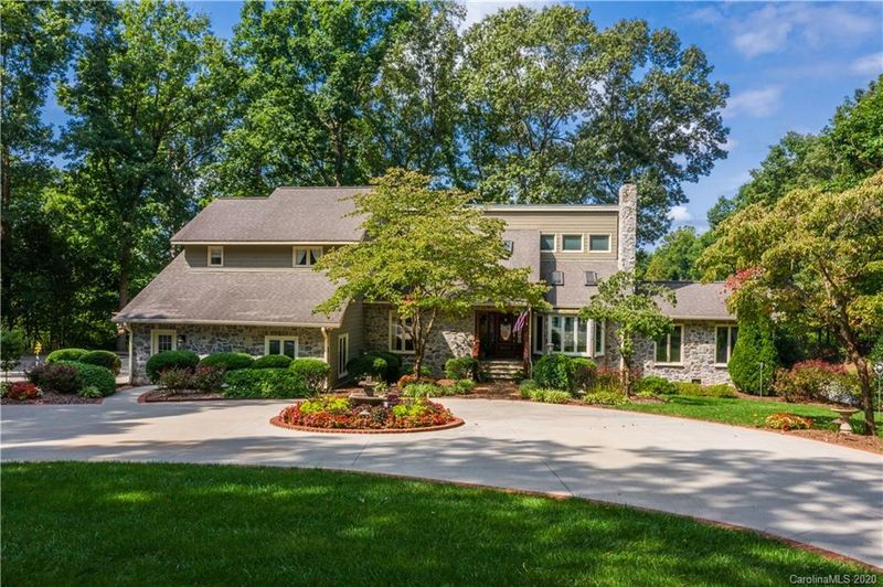 4587 Welborn Dr, Sherrills Ford, NC 28673