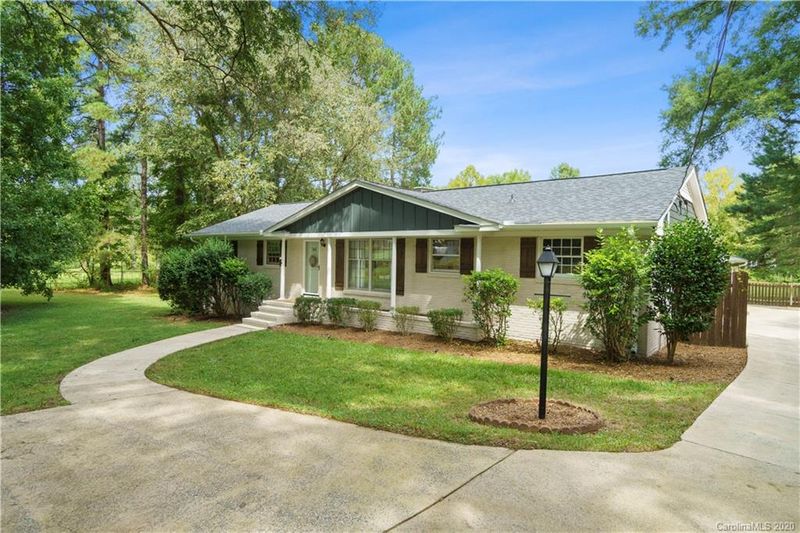 305 Fielding Rd, Charlotte, NC 28214