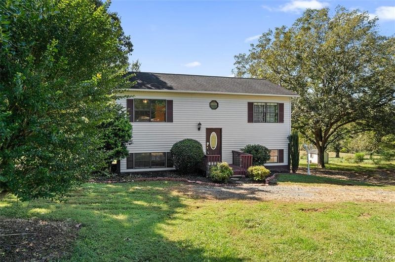 2141 St Johns Church Rd, Conover, NC 28613