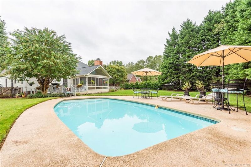 506 Dovefield Dr, Indian Trail, NC 28079