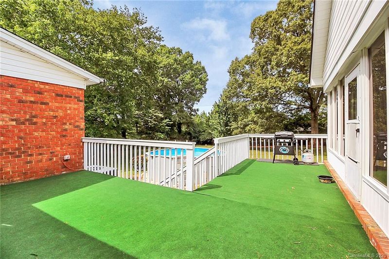 114 Ridge Ave, Clover, SC 29710