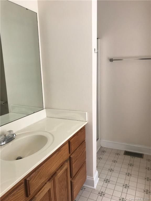 201 Summerpine Pl, Kannapolis, NC 28081