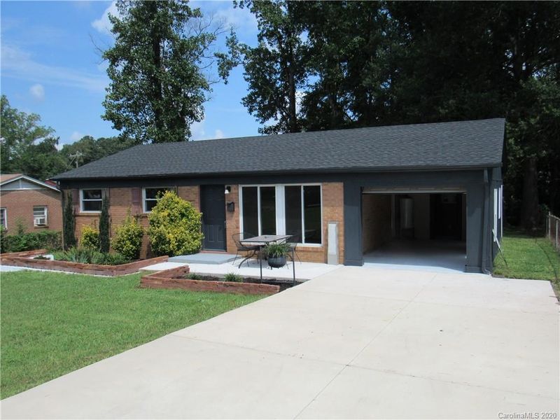 403 E Ohio Ave, Bessemer City, NC 28016