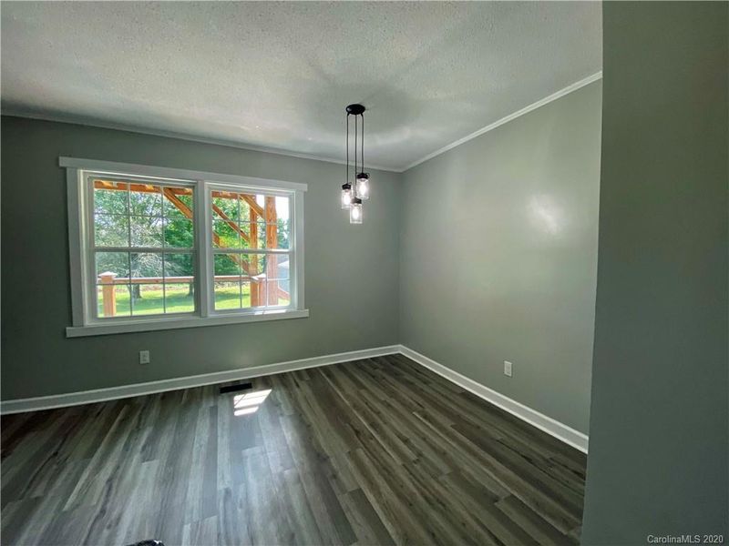 125 Maplewood Ln, Alexis, NC 28006