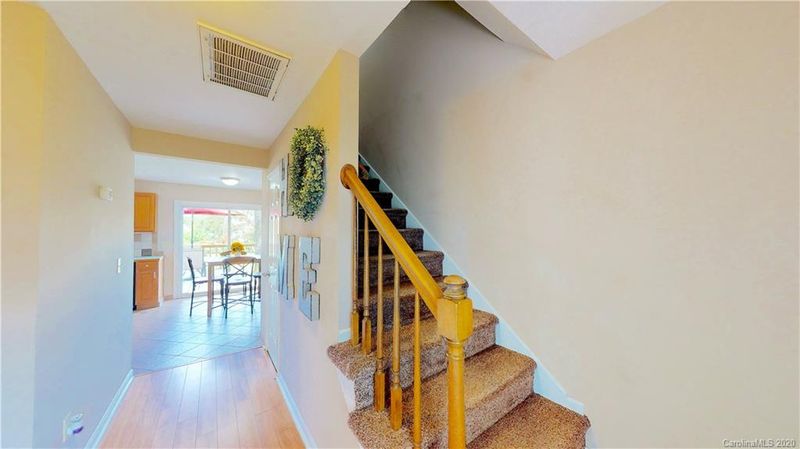 2520 Oak Leigh Dr, Charlotte, NC 28262