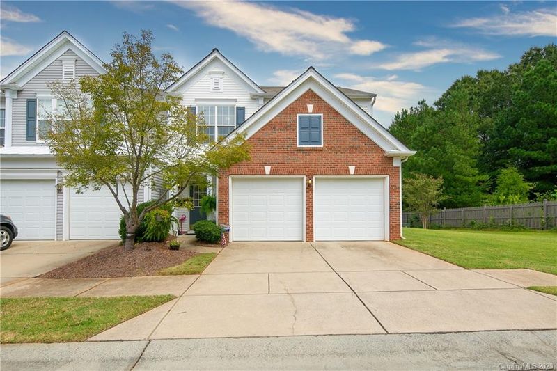 10204 Garmoyle St, Charlotte, NC 28277
