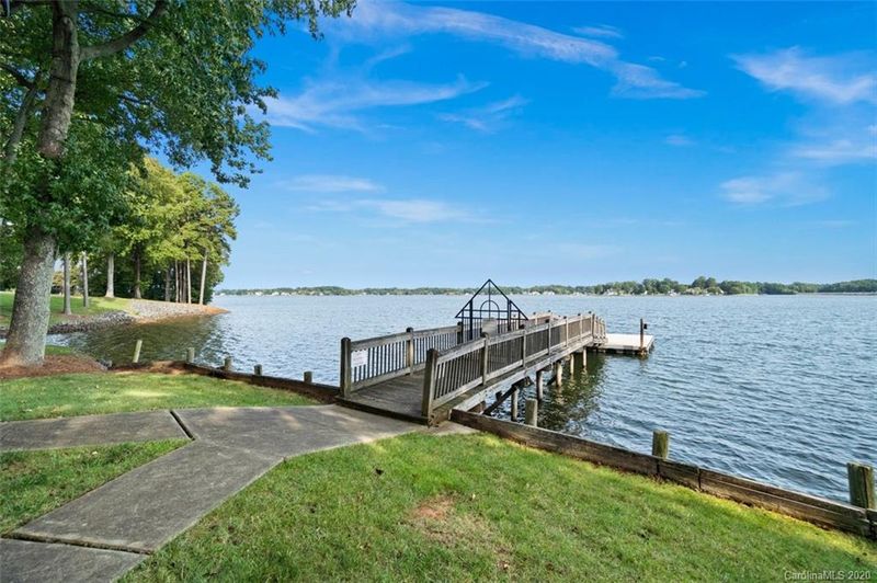 322 Northwest Dr, Davidson, NC 28036