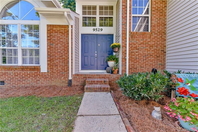 9529 Huntsham Rd, Charlotte, NC 28227