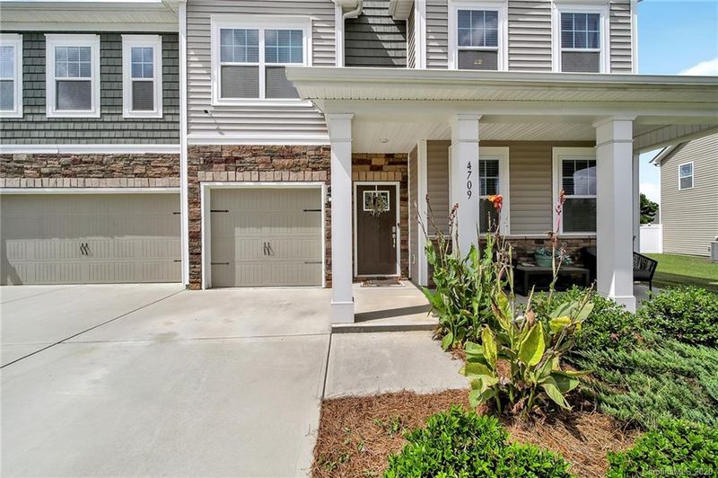 4709 Roya Pl, Charlotte, NC 28213