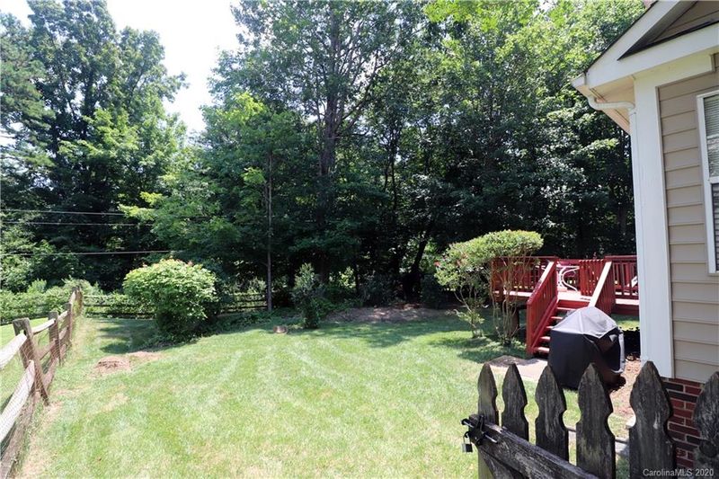 2925 Pinewood Hill Dr, Matthews, NC 28105