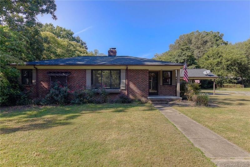 5221 Pine Dr, Charlotte, NC 28269
